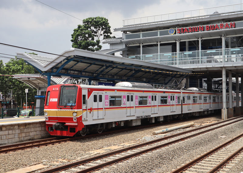 Stasiun Kereta Api Buaran, Jakarta1/5