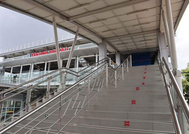 Indonesia - Buaran Railway Station, Jakarta2/5