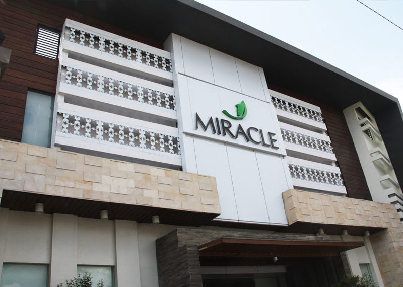 Indonesia - Miracle Aesthetic Clinic, Lombok1/2