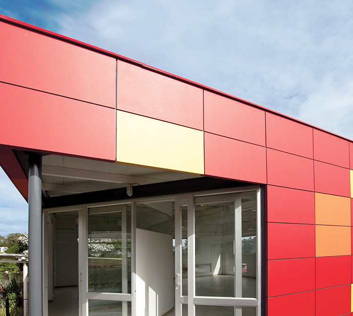 Bangunan lama tampil baru dengan menggunakan fasad KalsiClad